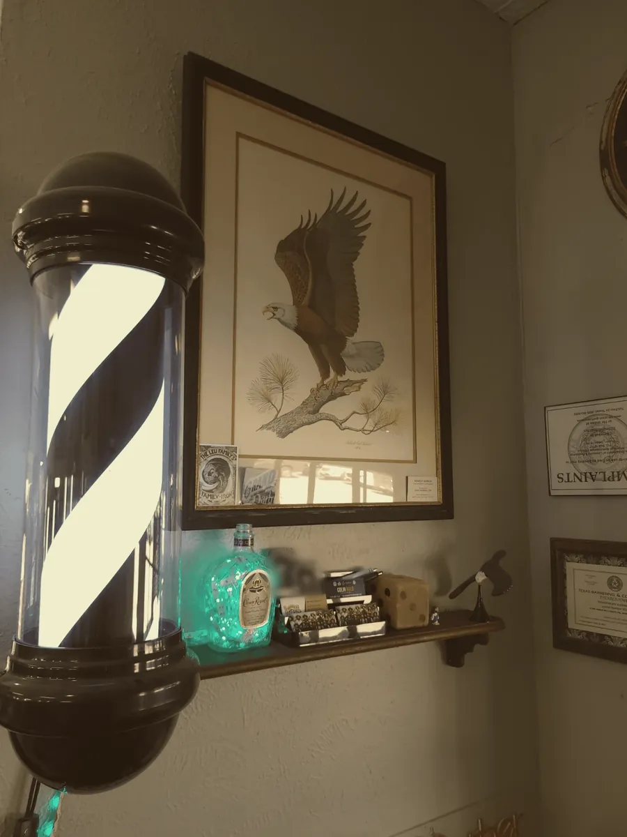 Barber pole light